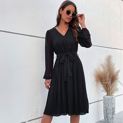 Women's new black long-sleeved pleated dress