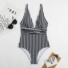 23002 Stylish women's separate swimsuit