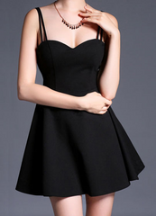 FASHION STRAPS BACKLESS DRESS